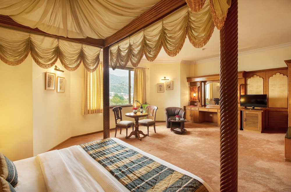 Suite - Photo 2