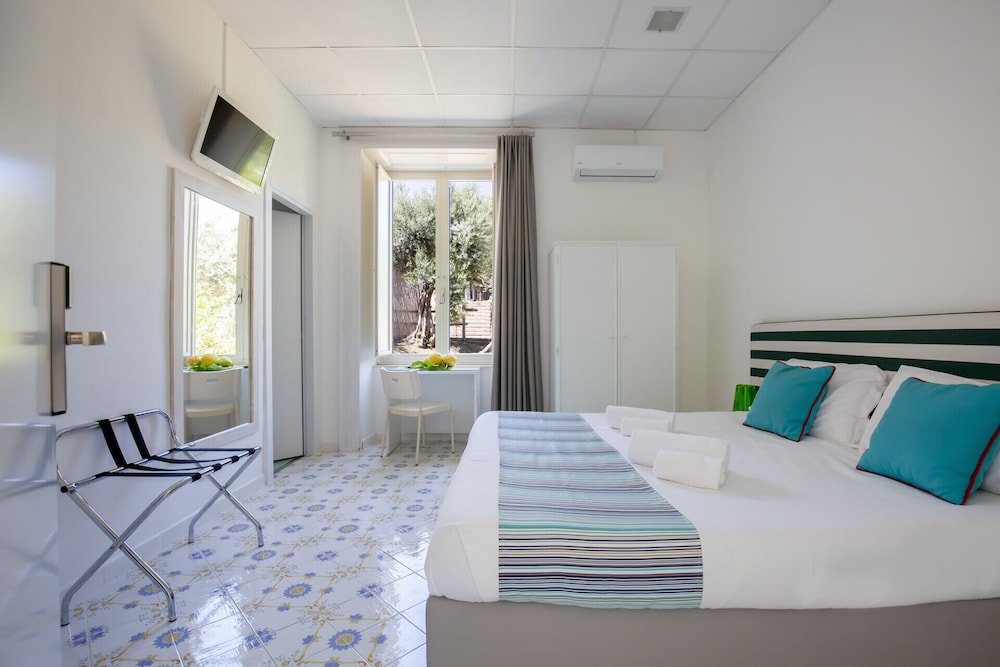 Standard Double Room, 1 Bedroom, Garden View - Photo 2