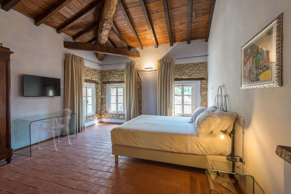 Deluxe Triple Room photo 2