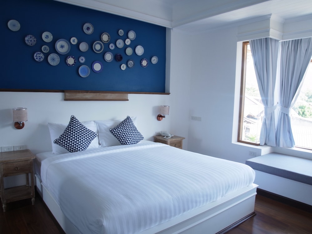 Deluxe Room (King Room) photo 2
