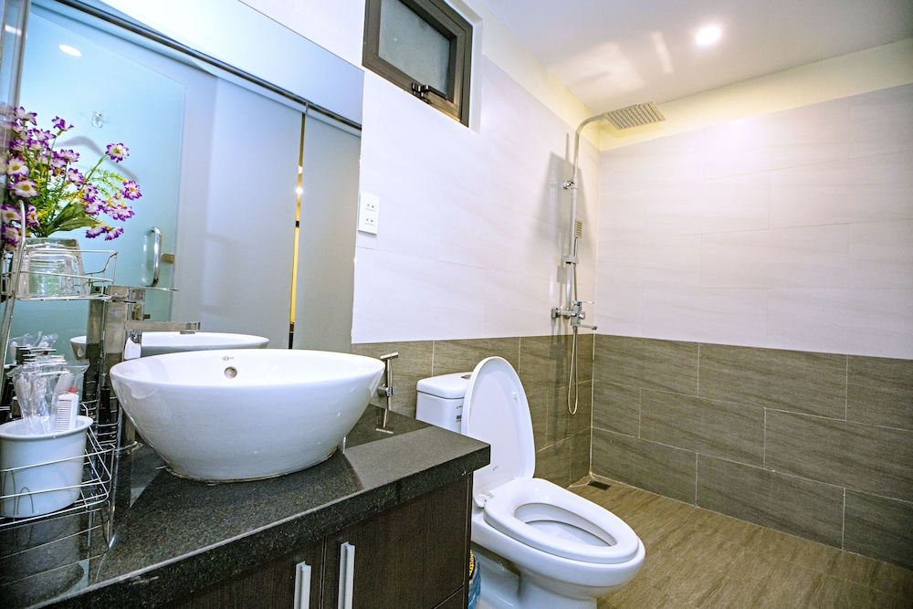 Deluxe Triple Room, Balcony - Photo 4