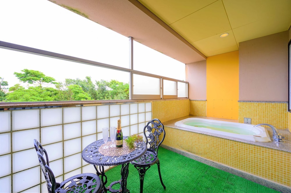 Open-air bath, Smoking photo 2