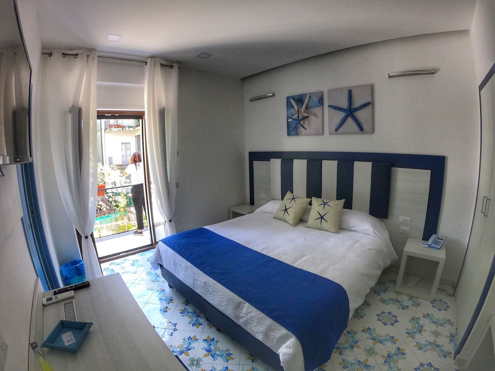 Comfort Double or Twin Room, 1 Queen Bed photo 2
