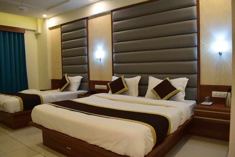 Deluxe Triple Room - Photo 1