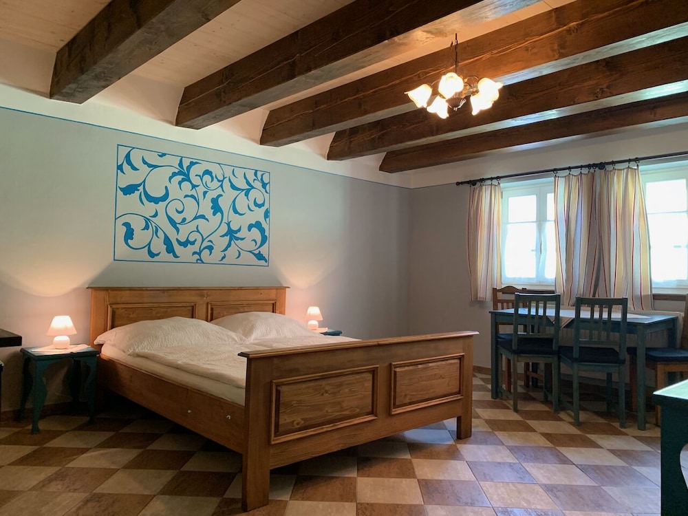 Traditional Room photo 2