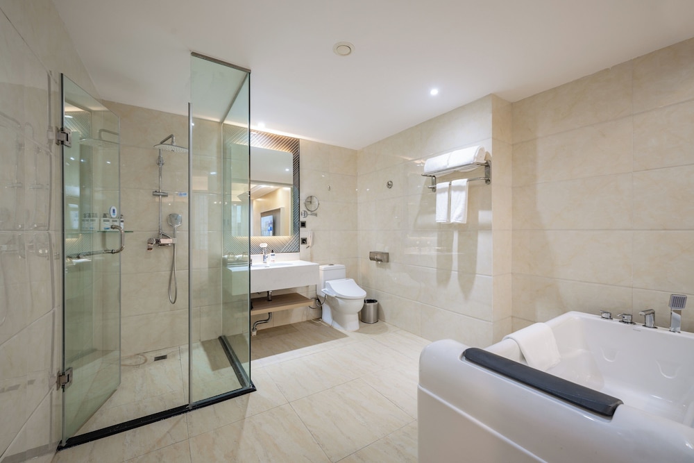 Standard Room, 1 King Bed (Separate Bath Shower) - Photo 2