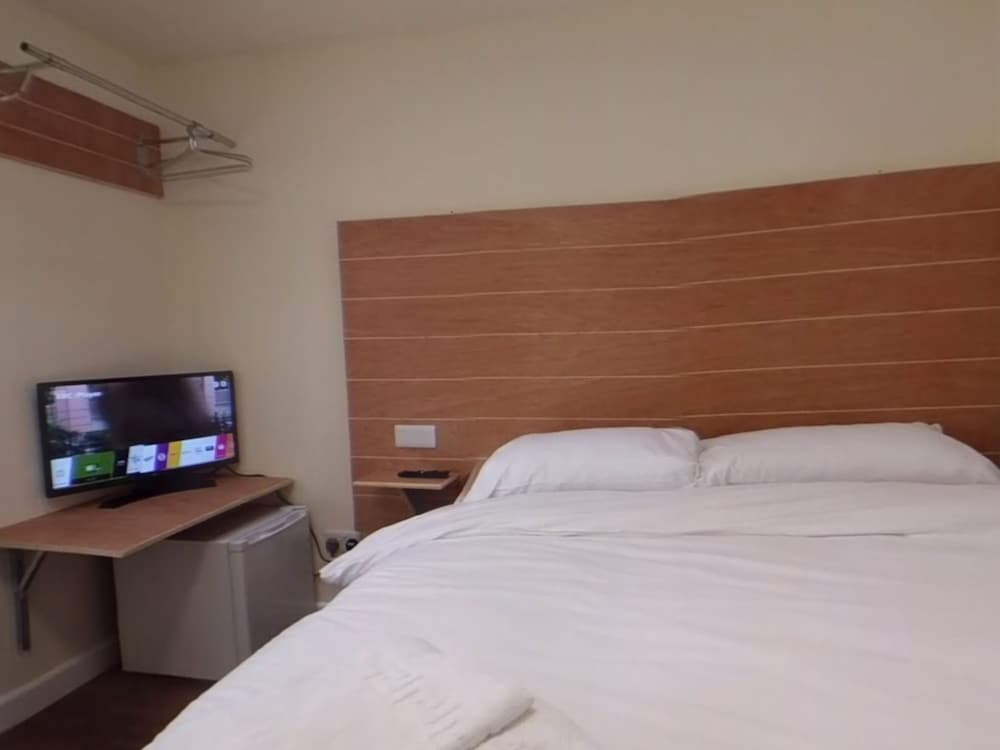 Standard Double Room, Ensuite (Room 801) photo 1