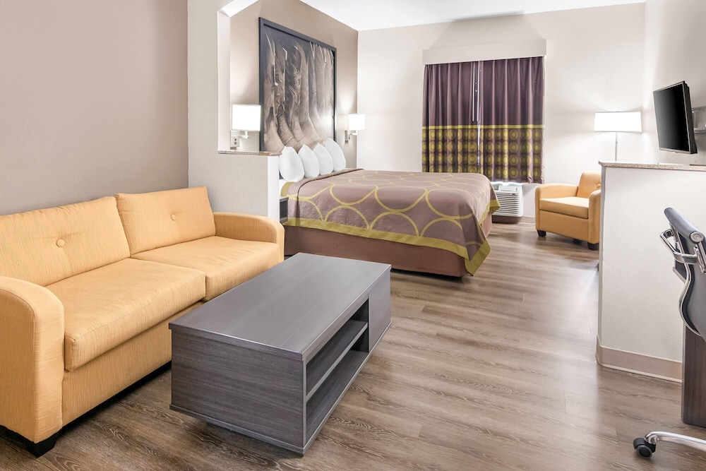Suite, 1 King Bed photo 1
