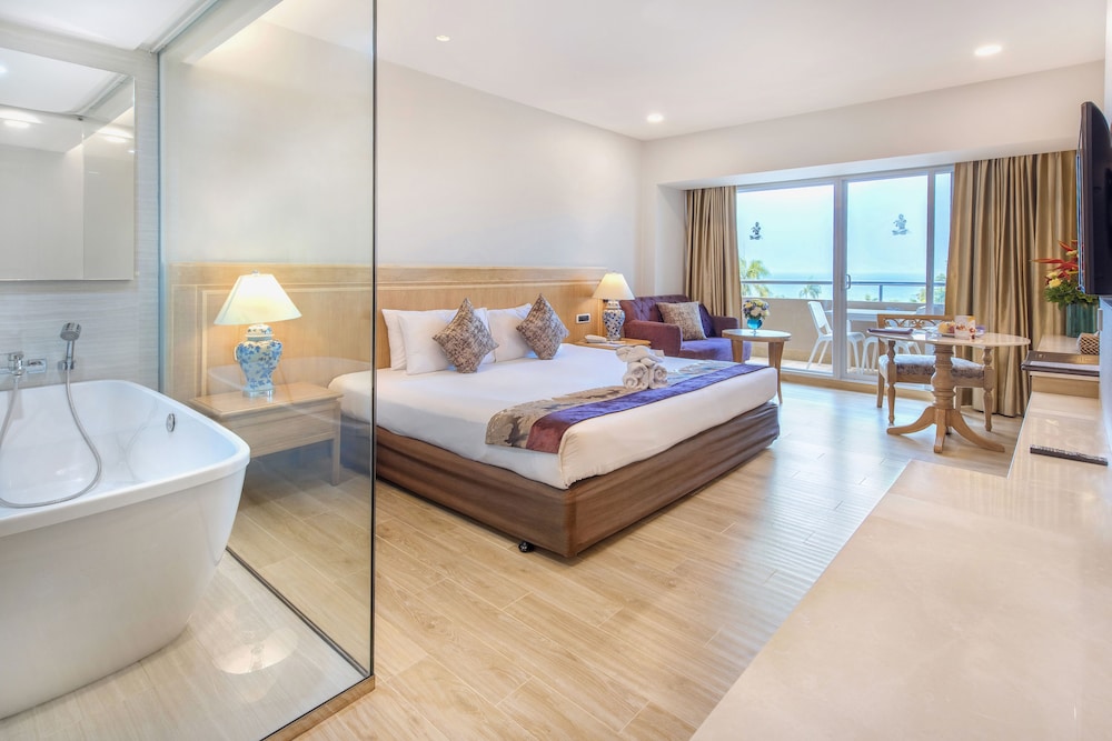 Ocean Deluxe Room - Photo 9
