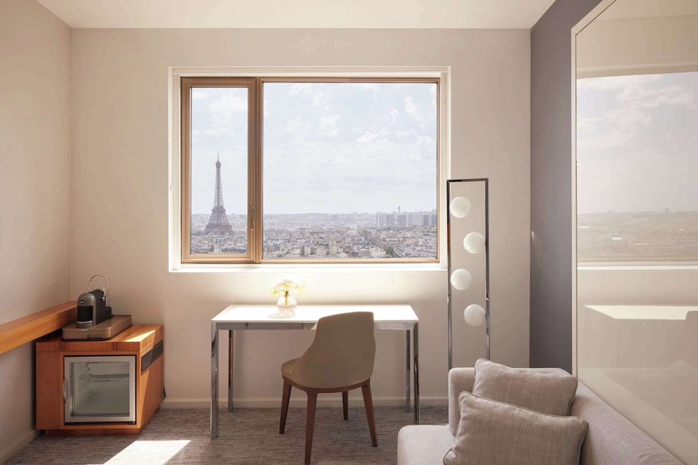 Eiffel Tower Suite - Photo 1