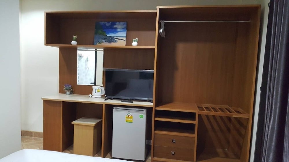 Deluxe Double Room, 1 Queen Bed, Non Smoking, Balcony photo 2