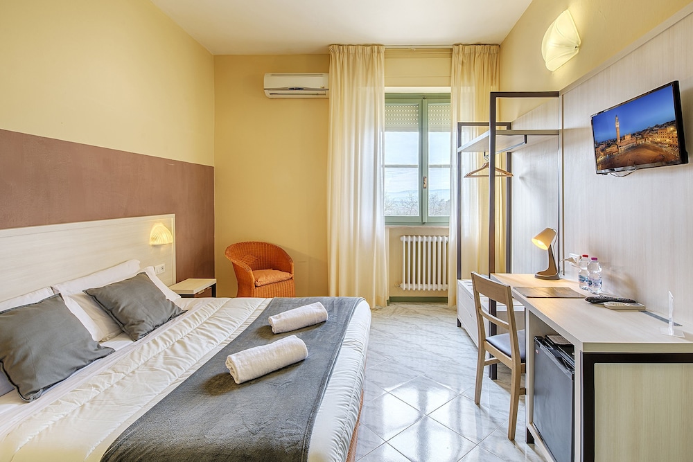 Superior Double or Twin Room photo 3