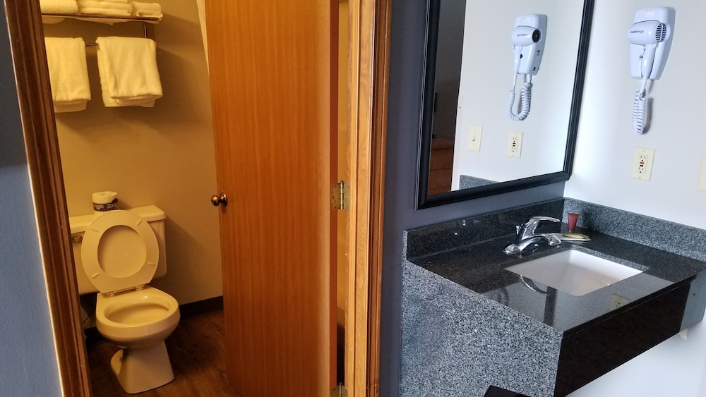 Room, 1 King Bed, Accessible Bathtub, Non Smoking photo 2
