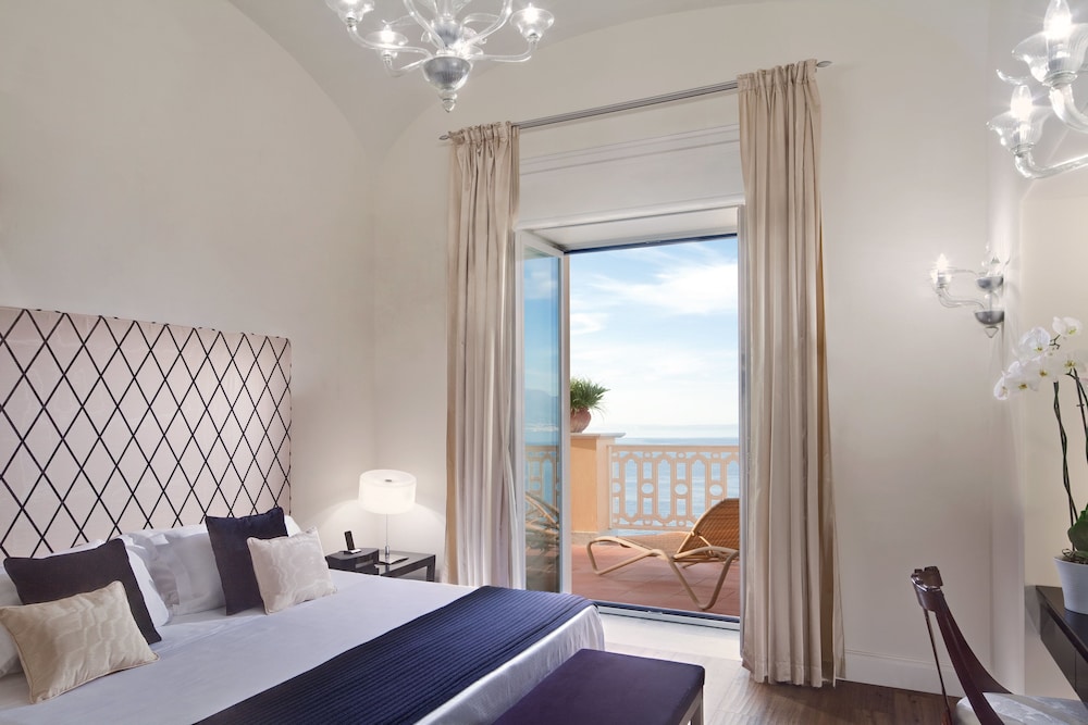 Deluxe Suite, Sea View - Photo 6