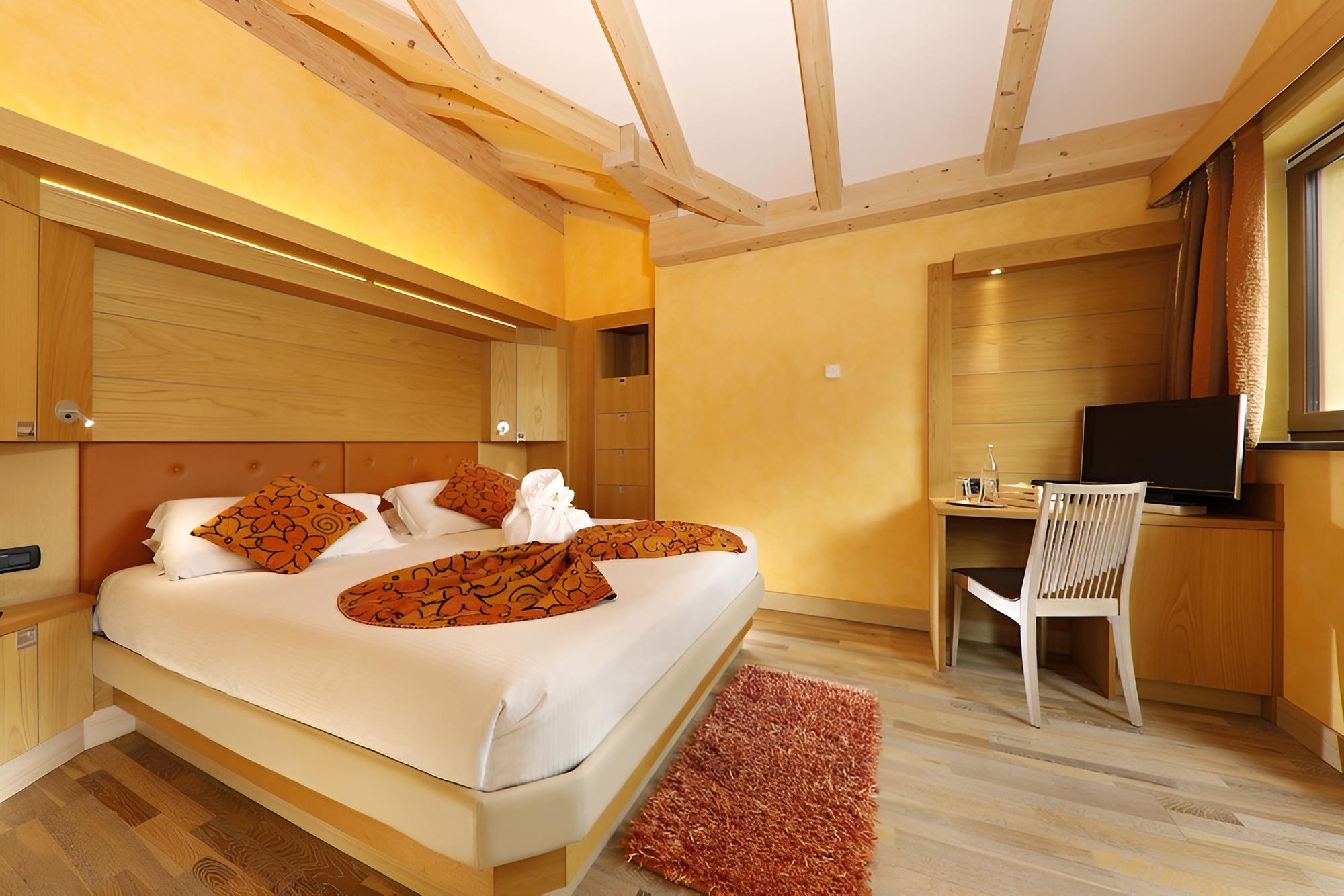 Junior Suite, Terrace, Mountainside