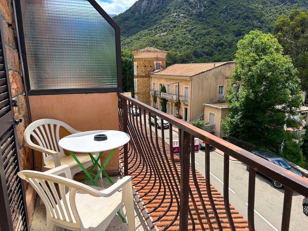 Triple Room, Balcony photo 1