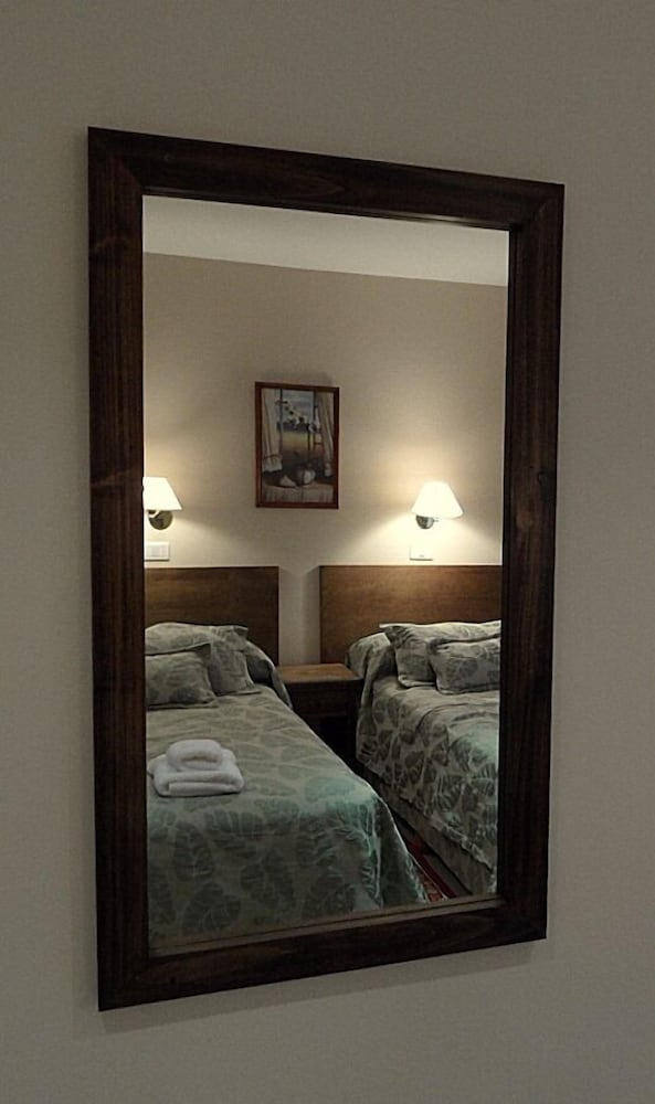 Comfort Triple Room, 1 Bedroom, Private Bathroom, Hill View photo 2