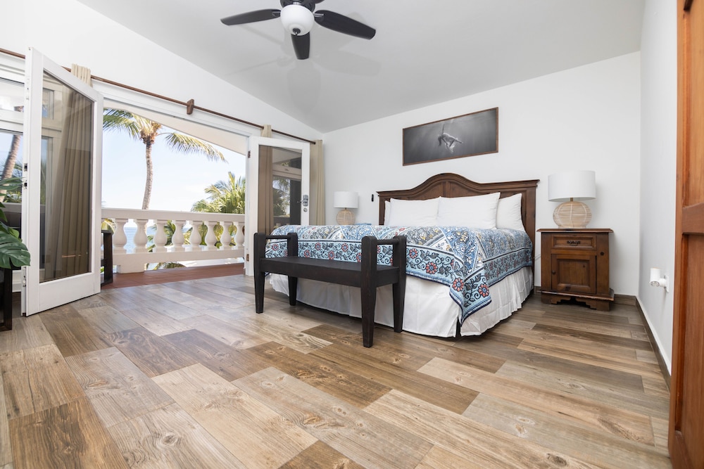 Room, 1 King Bed, Ocean View photo 1