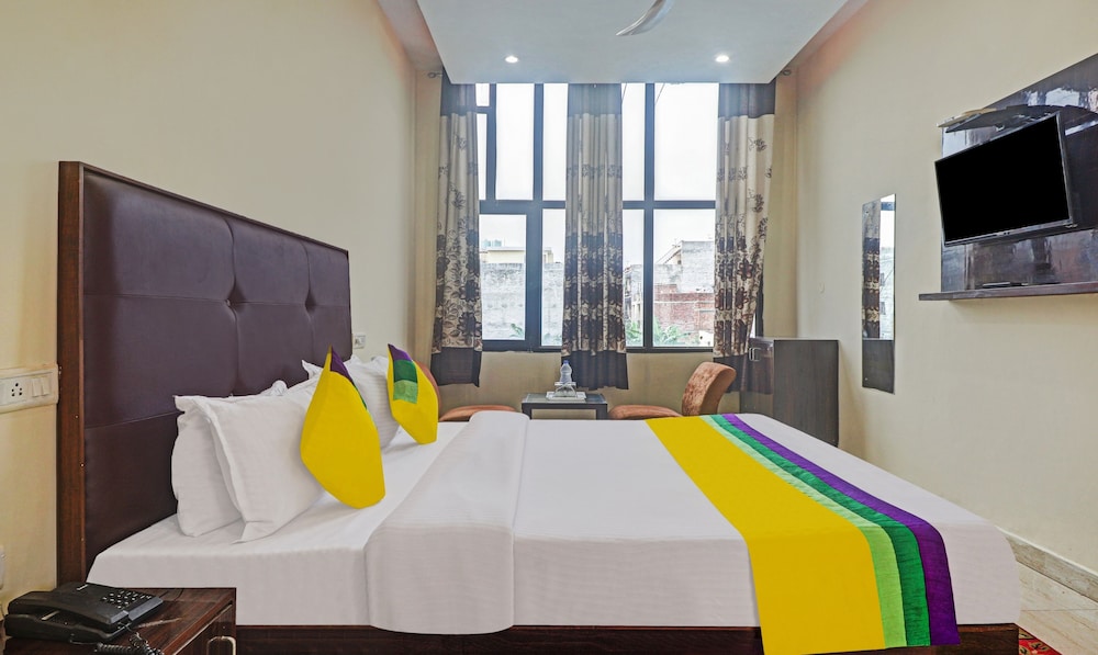 Deluxe Room - Photo 2