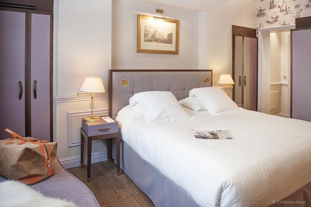 Deluxe Double Room - Photo 16