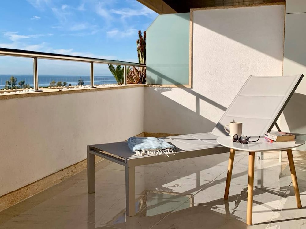 Beautiful Flat With a Wonderful View Close to the Beach, 사진 12