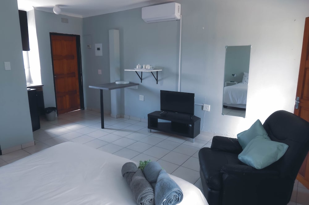 Basic Apartment photo 2