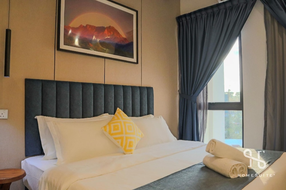 Executive Suite, 2 Bedrooms, Non Smoking, Kitchen - Photo 1
