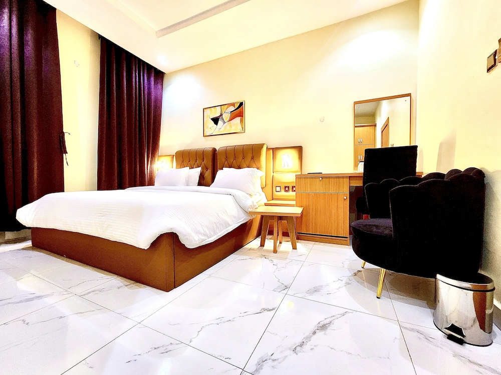 Executive Room - Photo 2
