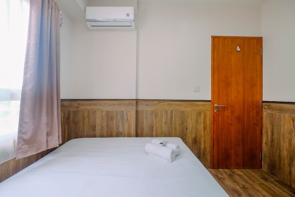 Room - Photo 10