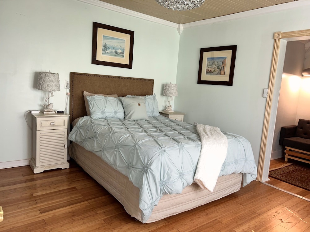 Executive Suite, Ensuite, Garden View (Jr Suite Queen w Bath)