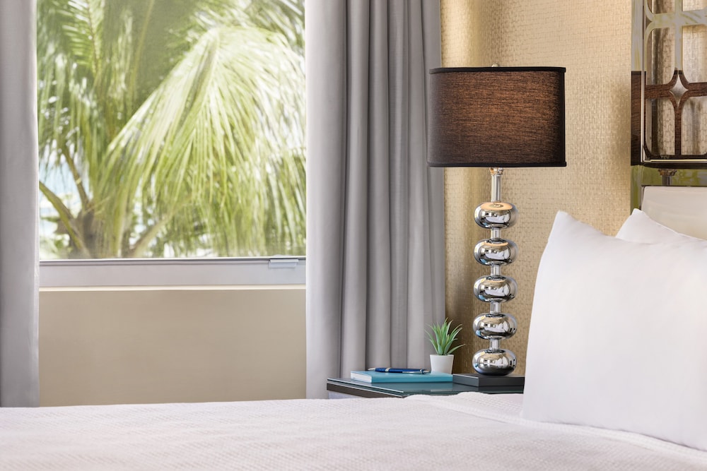 Room, 1 King Bed, Ocean View - Photo 2