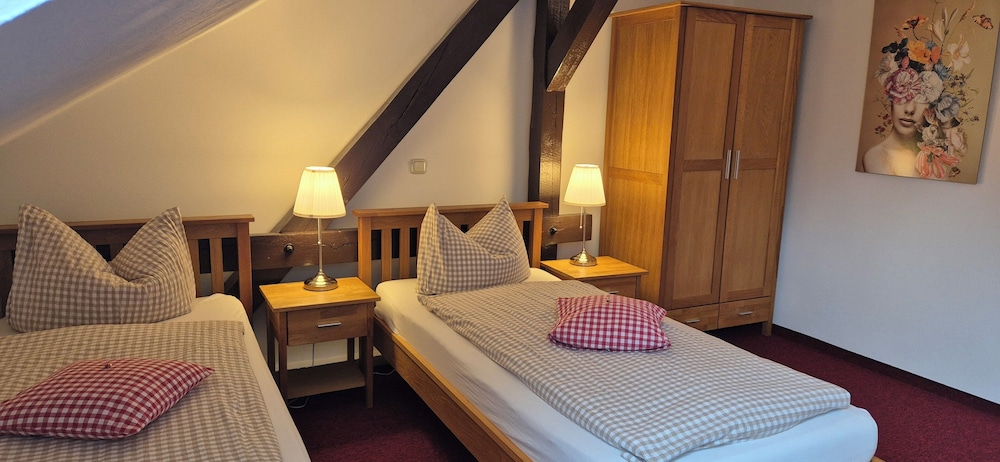 Classic Twin Room photo 1