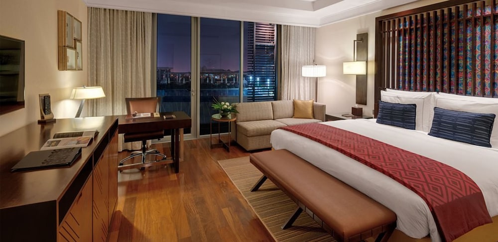 Superior Room, 1 King Bed