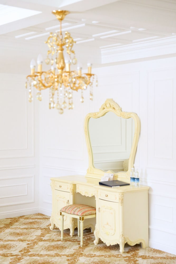 Romantic Suite (Victoria)