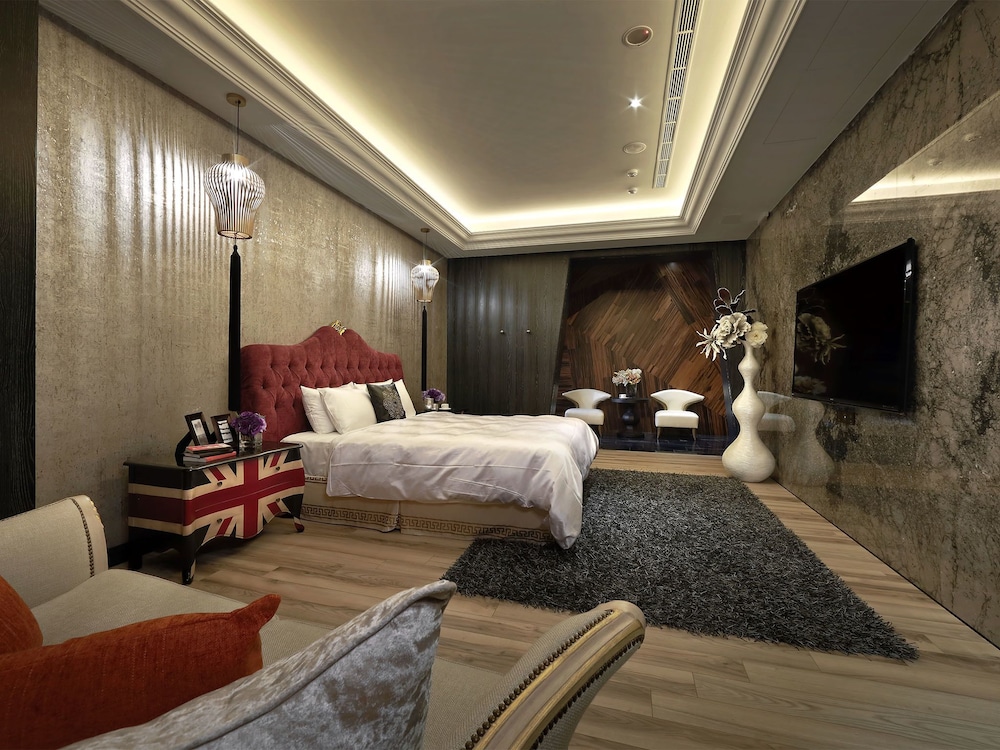 Maple Dance Superior Room Suite in 18:00