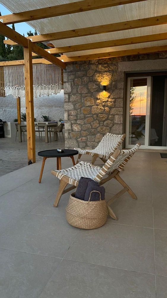 Villa photo 3