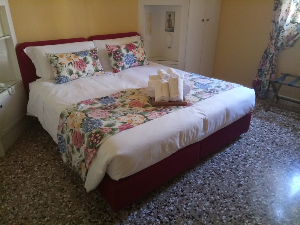 Classic Double Room photo 2