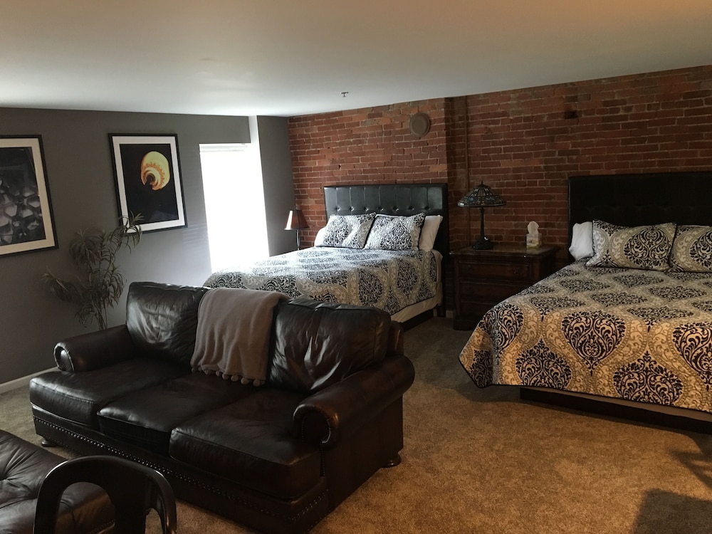 Deluxe Room, 2 Queen Beds, Non Smoking photo 1