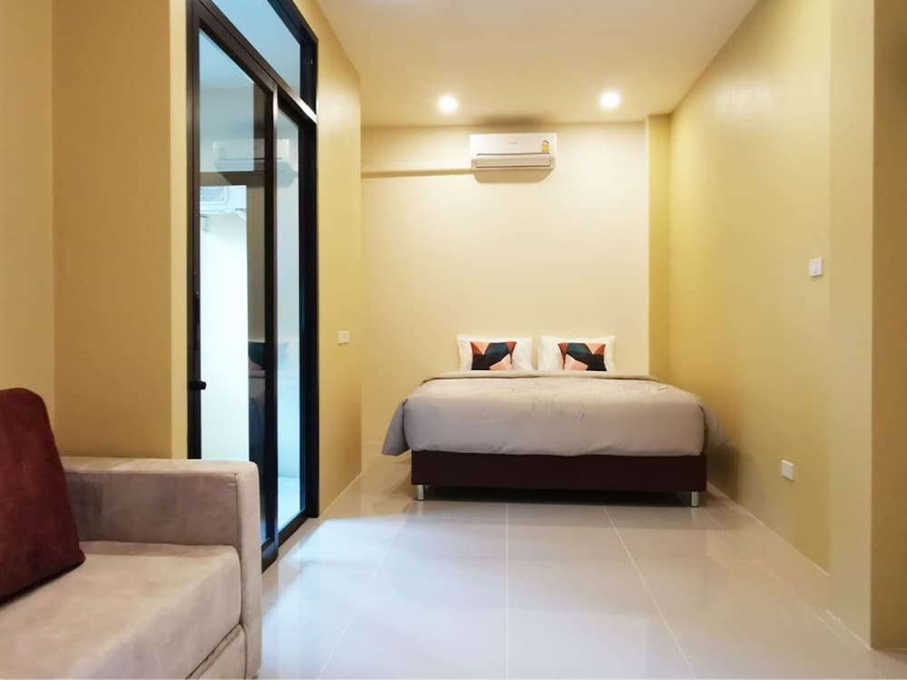 Deluxe Double Room - Photo 10