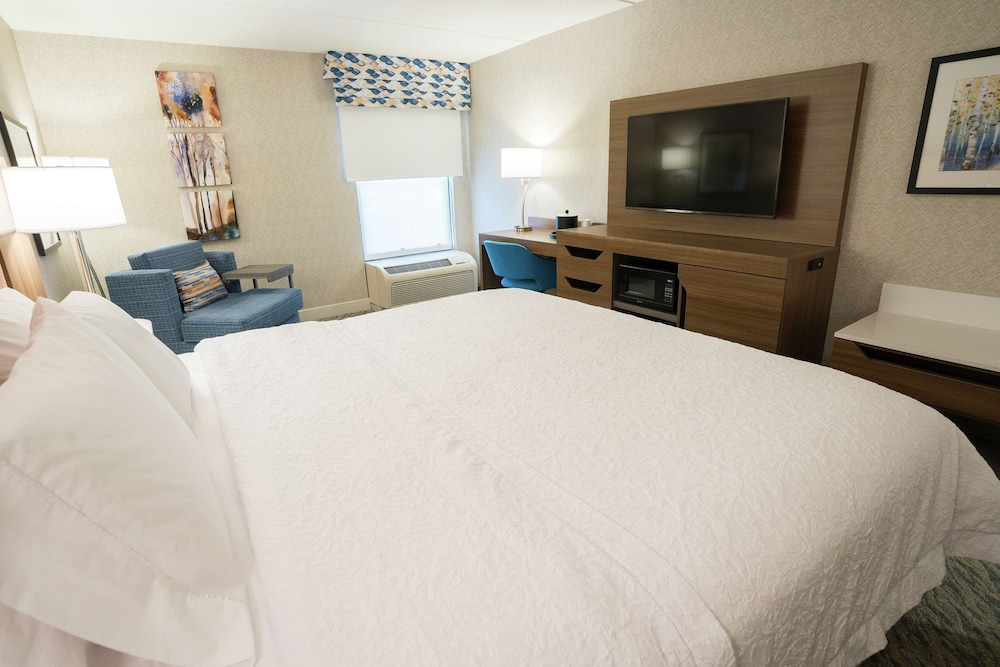 Room, 1 King Bed, Accessible (Hearing) - Photo 2