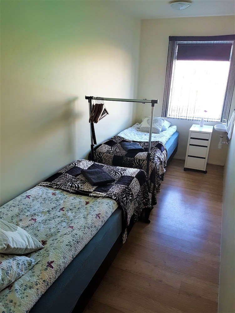 Economy Twin Room, Shared Bathroom photo 1