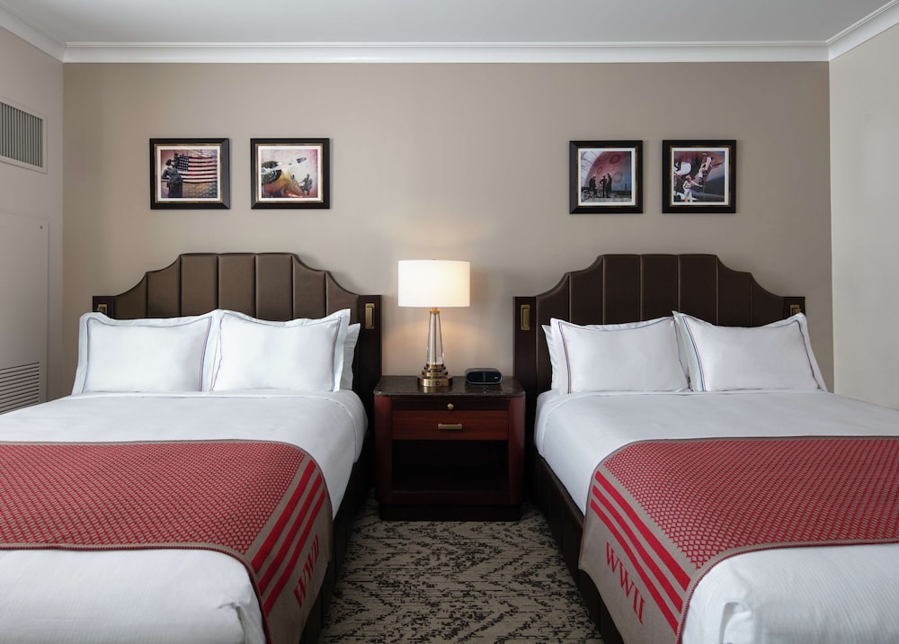Room, 2 Queen Beds - Photo 3
