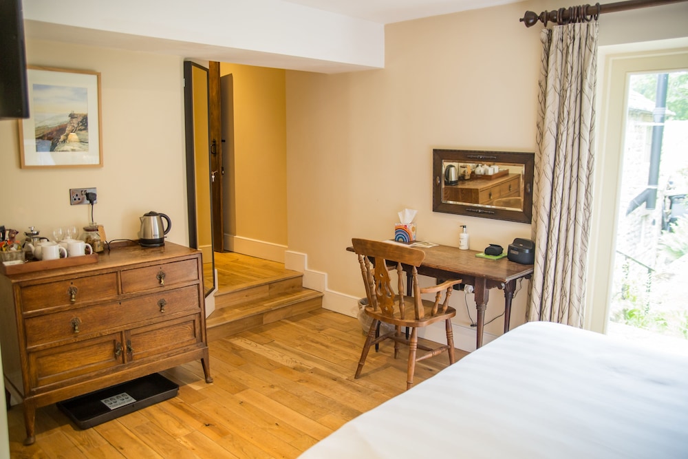 Deluxe Double Room, 1 Double Bed, Balcony (Dogs Allowed)