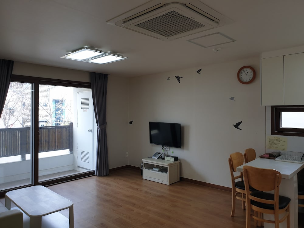 Family Room A (KRW10,000 surcharge for extra bedding) photo 1
