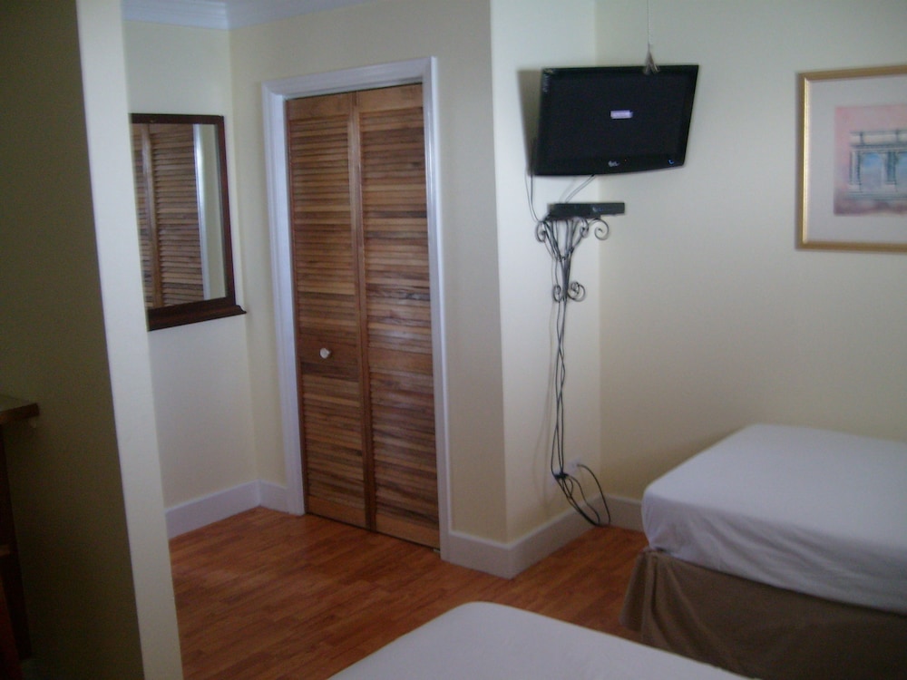 Standard Room, 2 Twin Beds photo 2