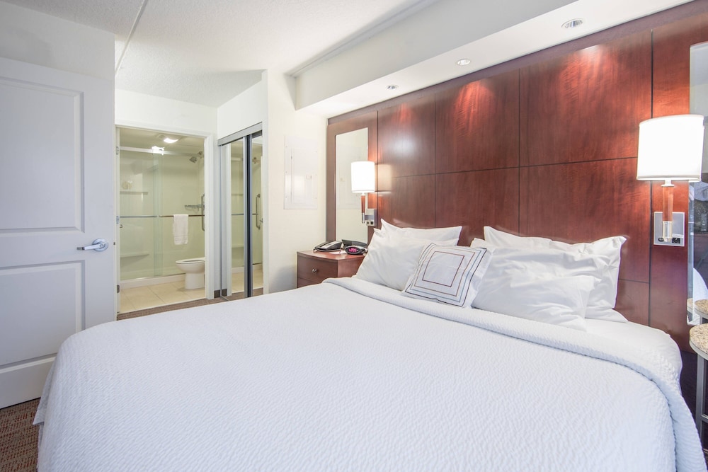 Suite, 1 Bedroom - Photo 4