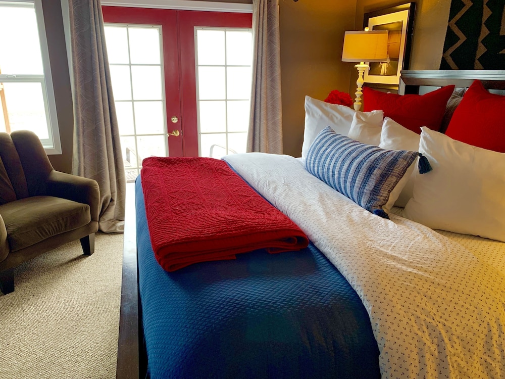 Premium Quadruple Room, Multiple Beds, Ocean View, Beachfront (1 King and 1 Queen Bed) photo 1