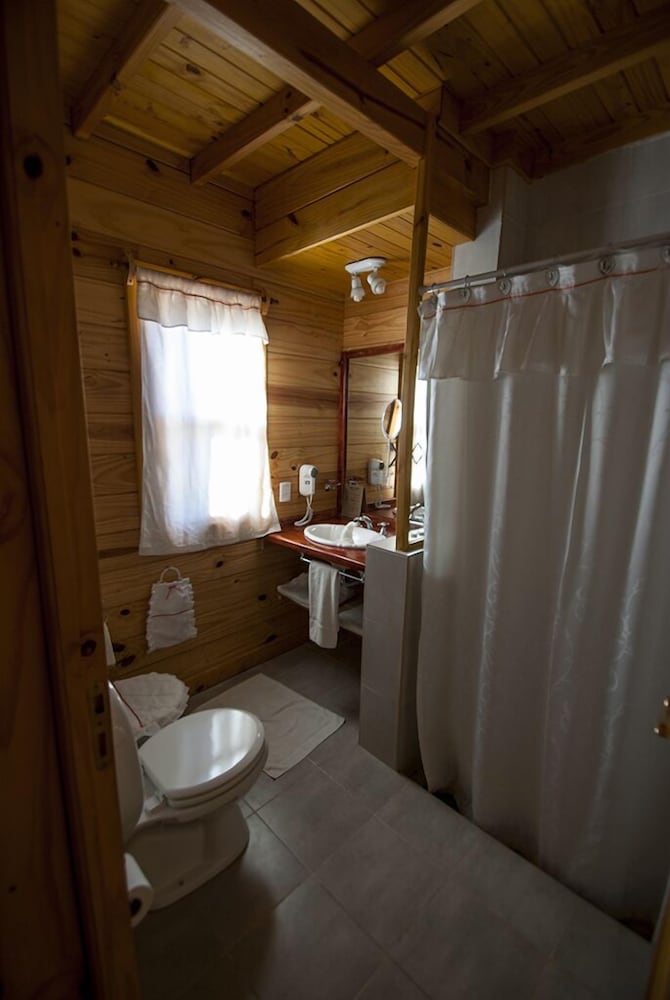 Romantic Cabin, 1 King Bed, Non Smoking, Balcony (Romantic Balcony A) photo 3