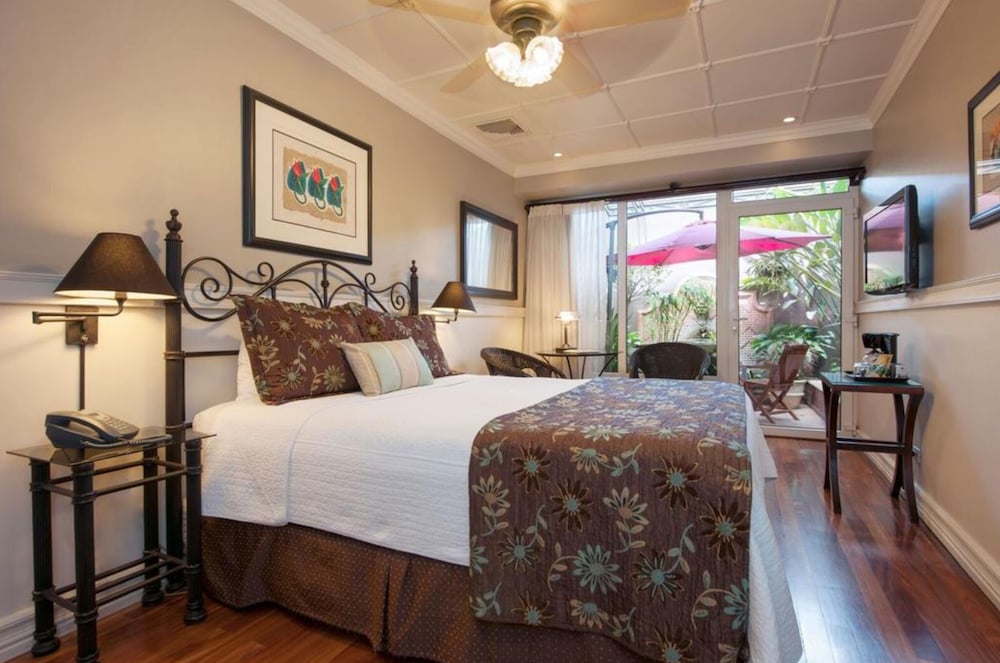 Deluxe Room, 1 Queen Bed, Patio