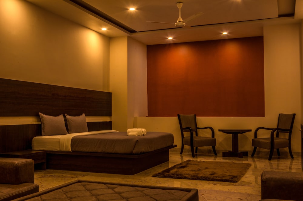 Luxury Suite photo 1